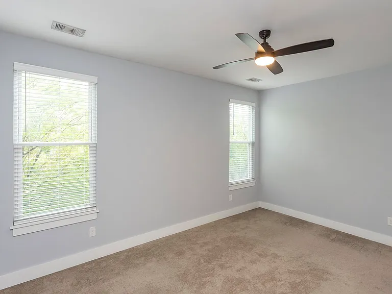708 Tral St — Photo 36