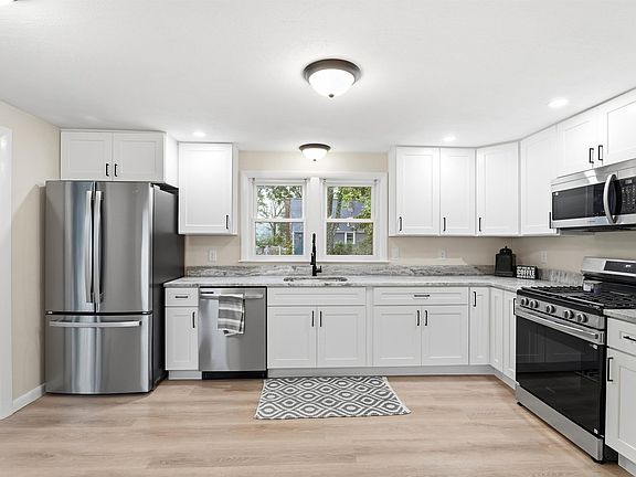 2nd image of 3 Stevens Court