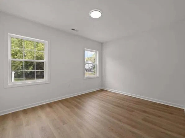 331 Lakeside Ave, Burlington, NC 27217