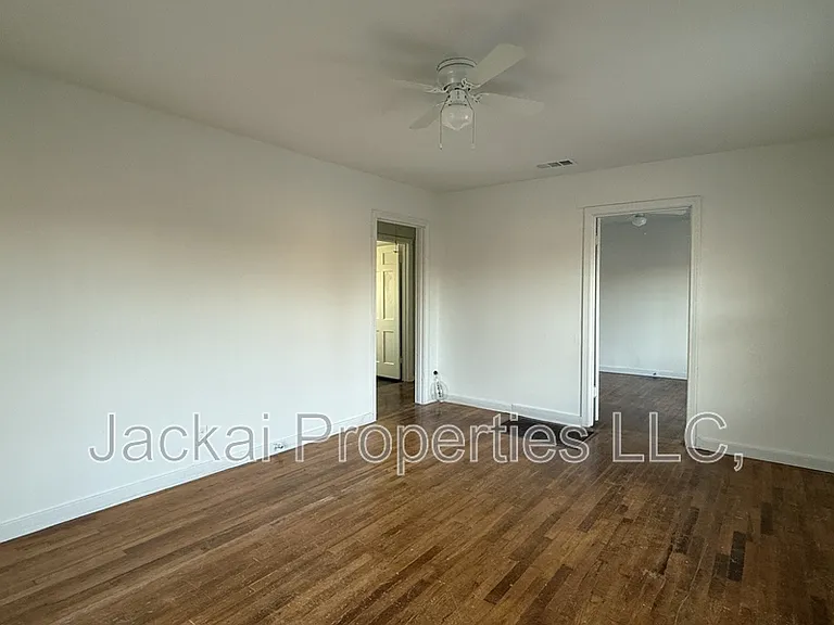 620 N Walnut St — Photo 15