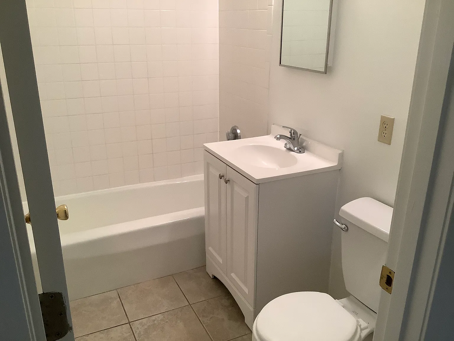 2 bed, $1,600 — Photo 3