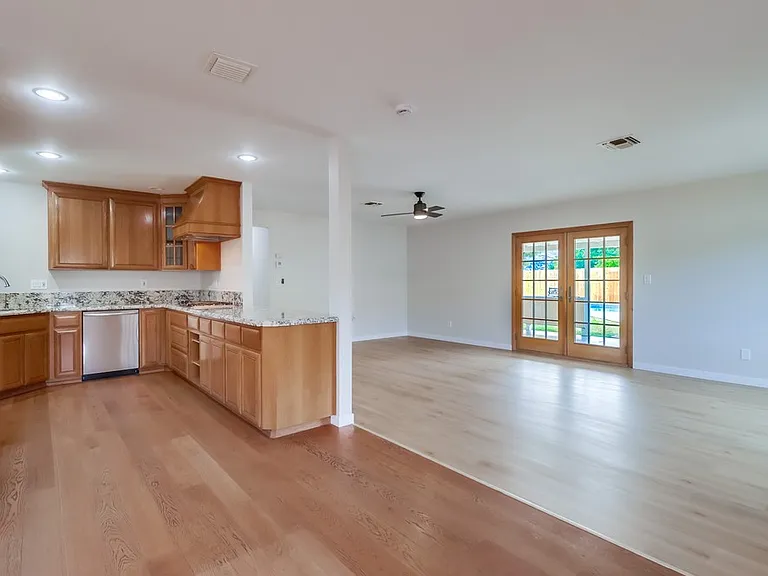8120 Melrose Ln — Photo 8