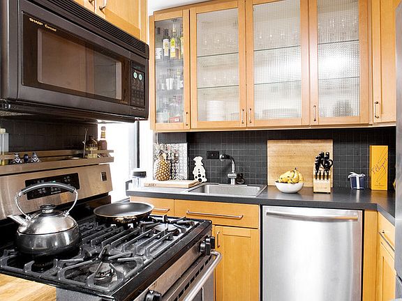 4th image of 269 W 72nd St APT 14-B