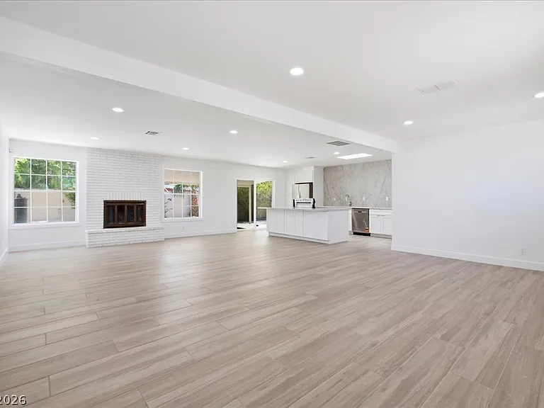 1300 Canosa Ave — Photo 1