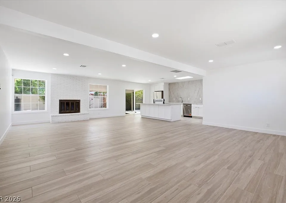 1300 Canosa Ave