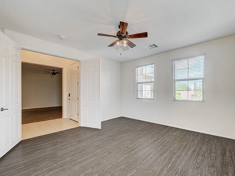 6637 Cliff Shore Ct — Photo 26