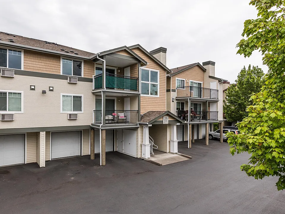720 NW 185th Ave #306