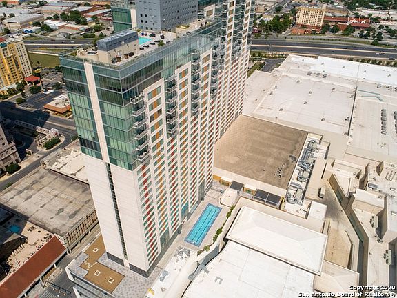 2nd image of 600 E Market St