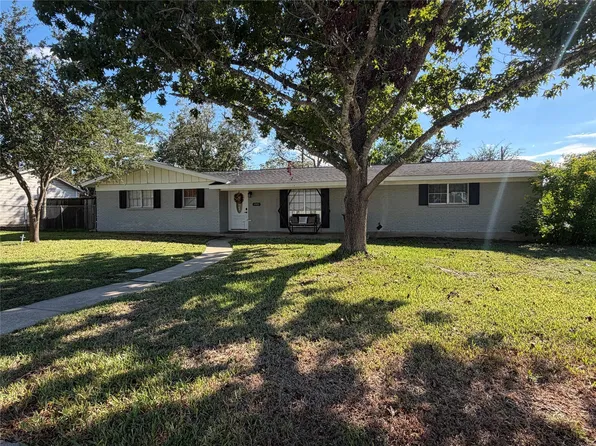 1001 Huck St, Cuero, TX 77954