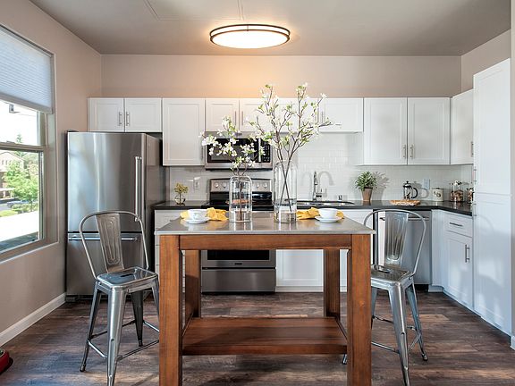 2nd image of 301 Gibson Dr APT 2014
