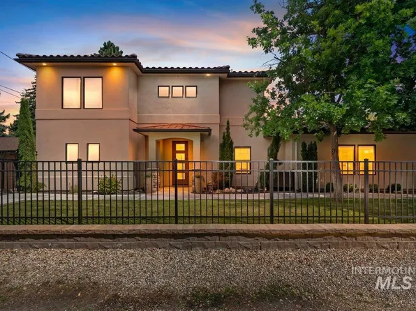 1208 E Spinnaker Ln, Boise, ID 83706