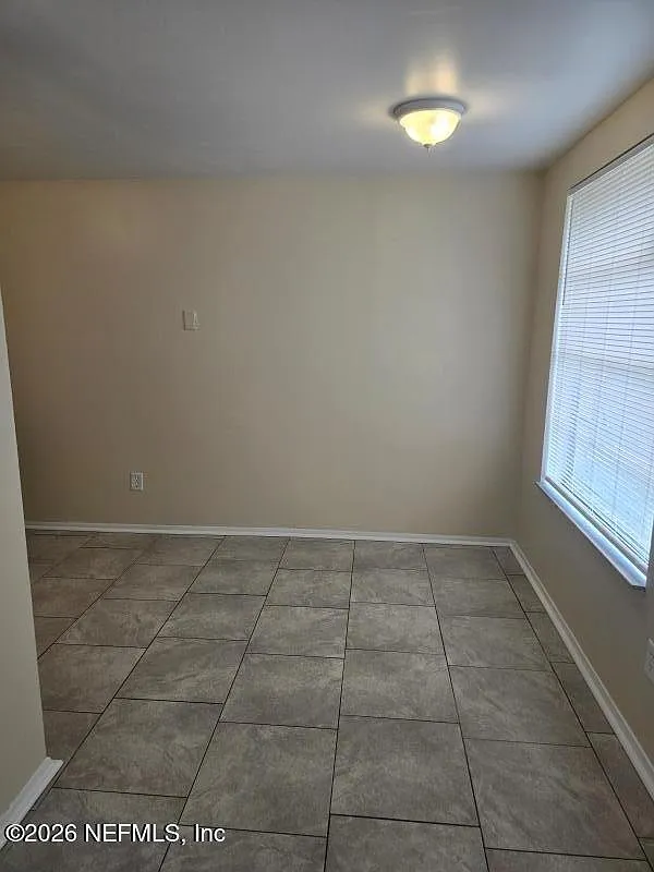 2 bed, 1.0 bath, 792 sqft, $995 — Photo 3