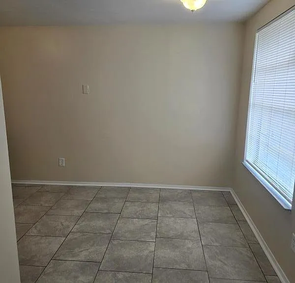 2626 Gifford Ave #B — Photo 3