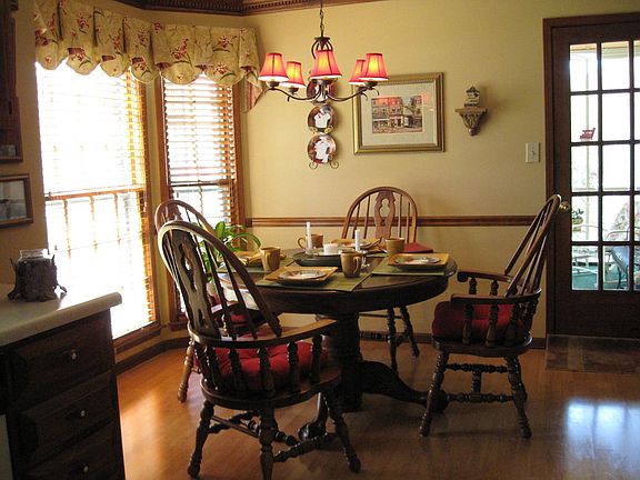 5th image of 140 Creekside Trl