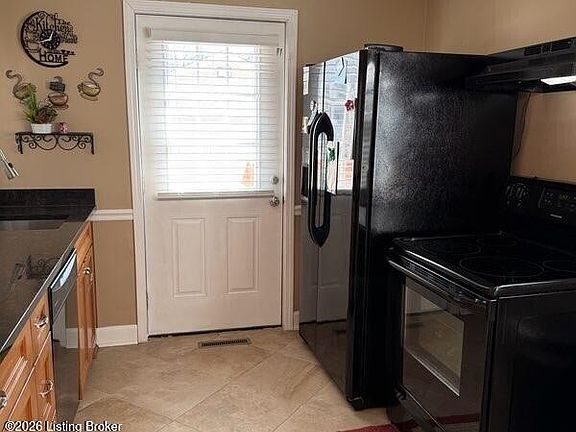 4th image of 4823 S 6th St