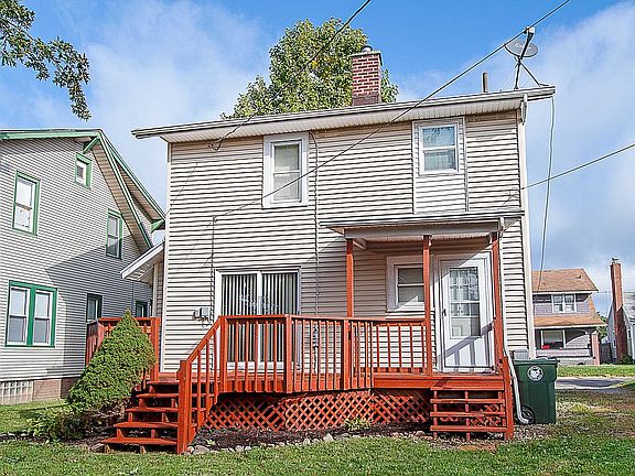 Rearview of the home.