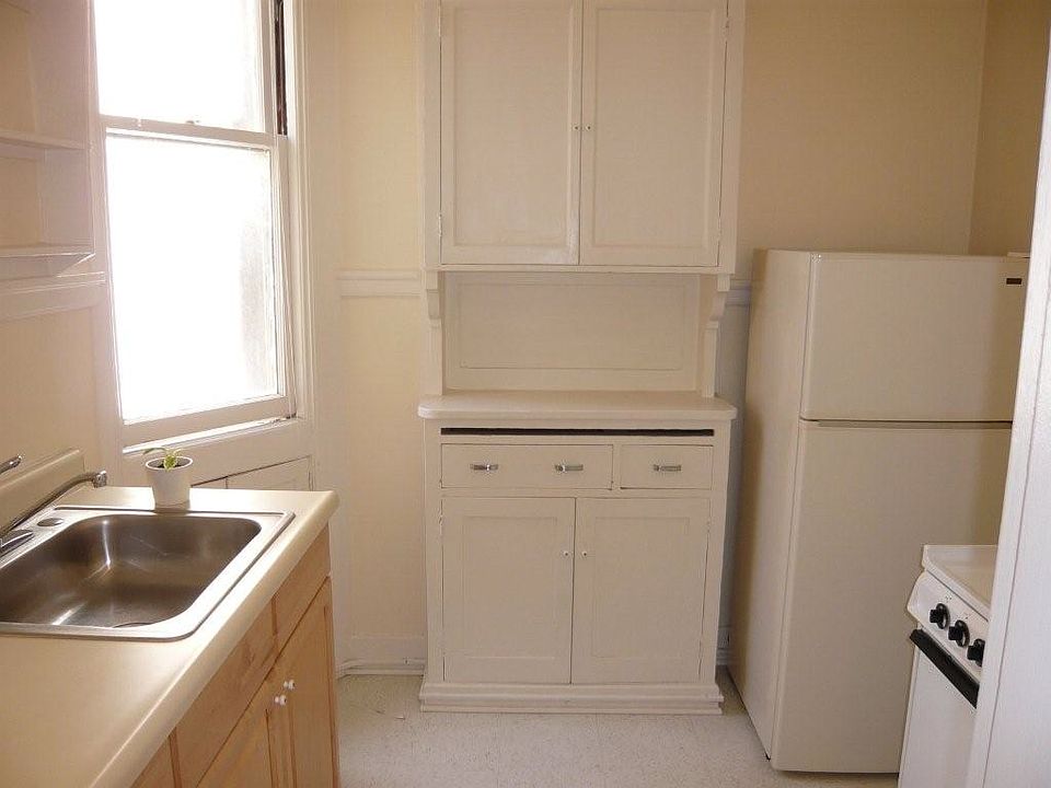 2nd image of 730 Leavenworth St APT 6