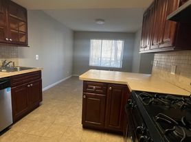 171 Wellington Ct, Staten Island, NY