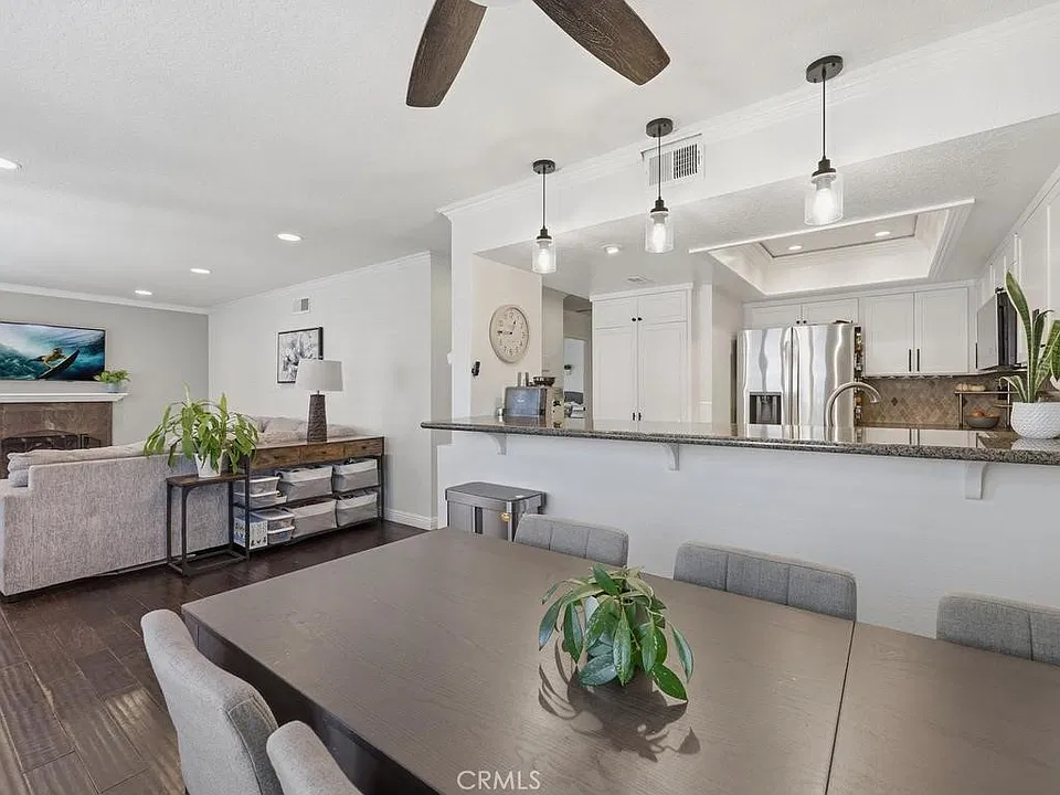22185 Cedar Pointe