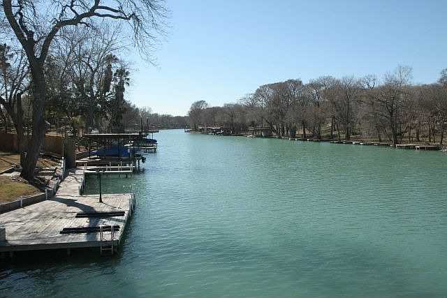 2nd image of 528 Woodlake Dr