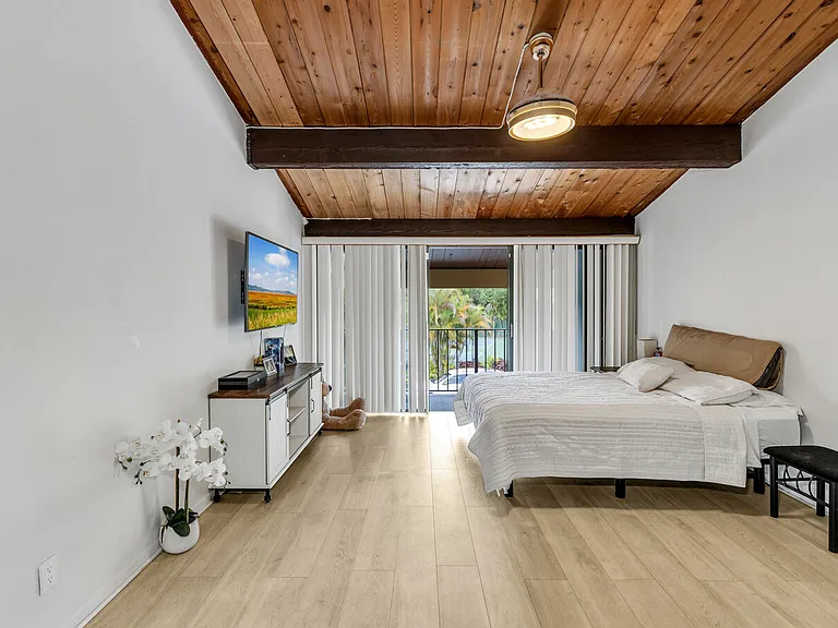 720 E Coco Plum Cir #5 — Photo 15