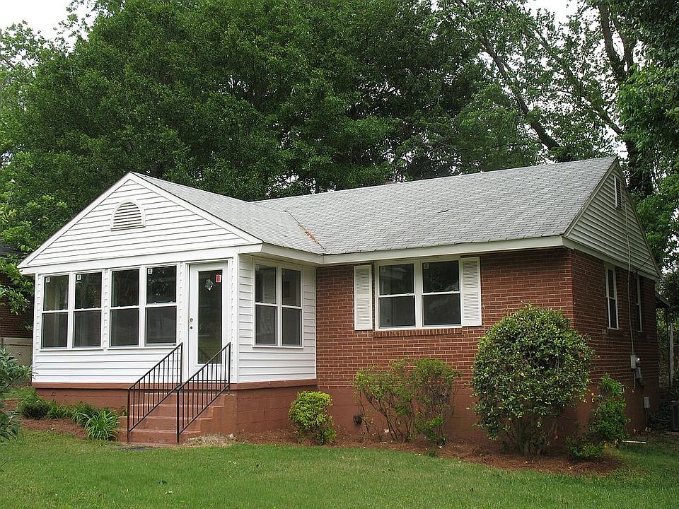2nd image of 909 Wayland Ct SE