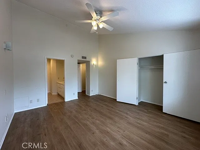 22865 Del Valle St — Photo 21