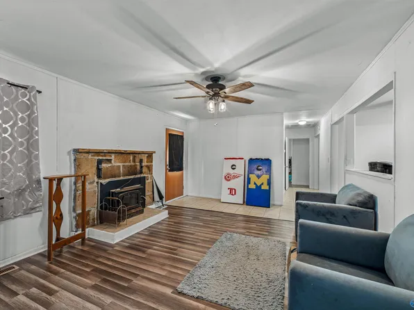 363 4th Ave, Valley Head, AL 35989