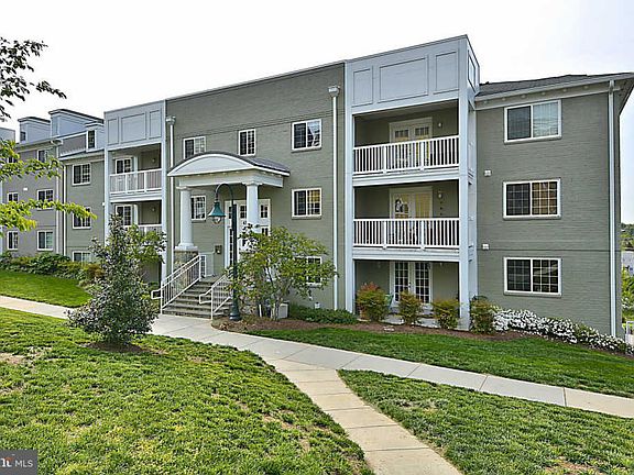 5th image of 4119 S Four Mile Run Dr Unit 401