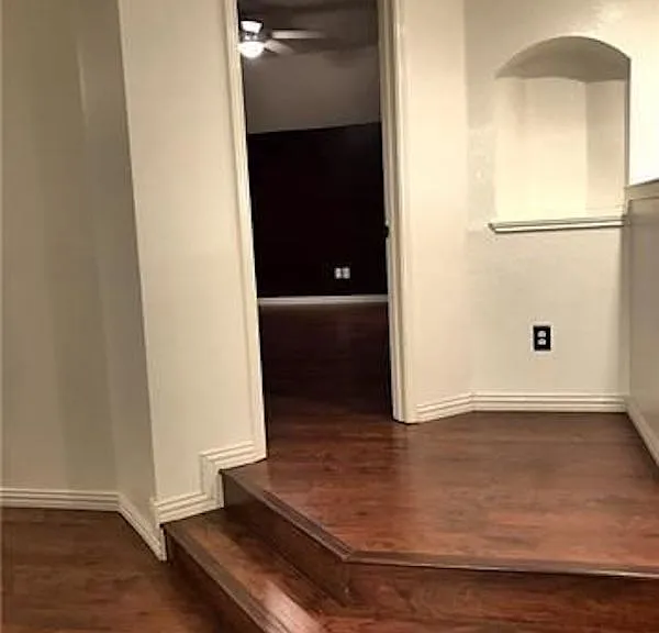 6916 Marigold Ct — Photo 3