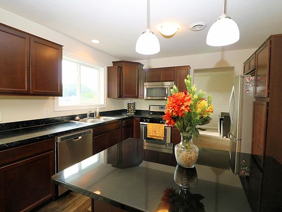 5th image of 2670 Foxglove Dr