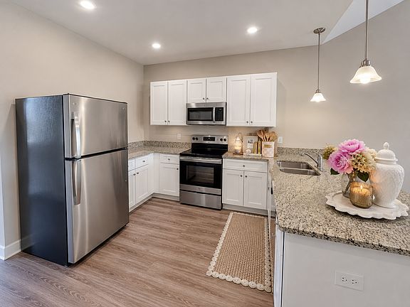 3rd image of 216 Waybill Cir
