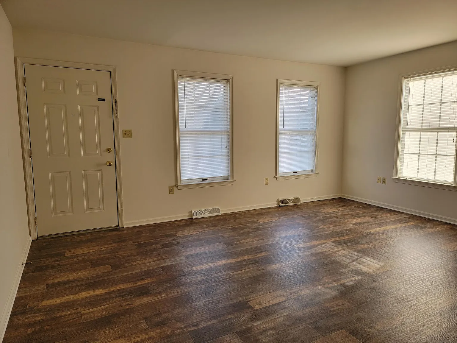 2 bed, $1,195 — Photo 2