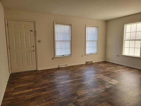 2nd image of 400 W Cherry Dr APT A