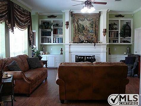 4th image of 1108 Lakeway Dr