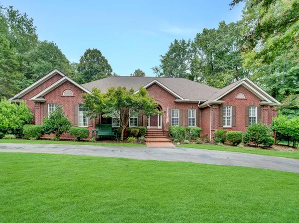 115 Pinecrest Dr, Greenwood, SC 29649