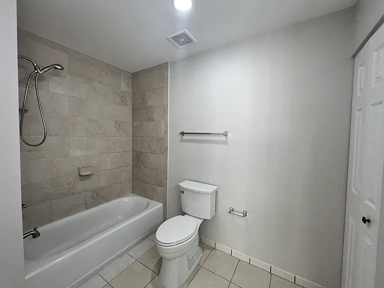 16401 Ellipse Ter — Photo 20