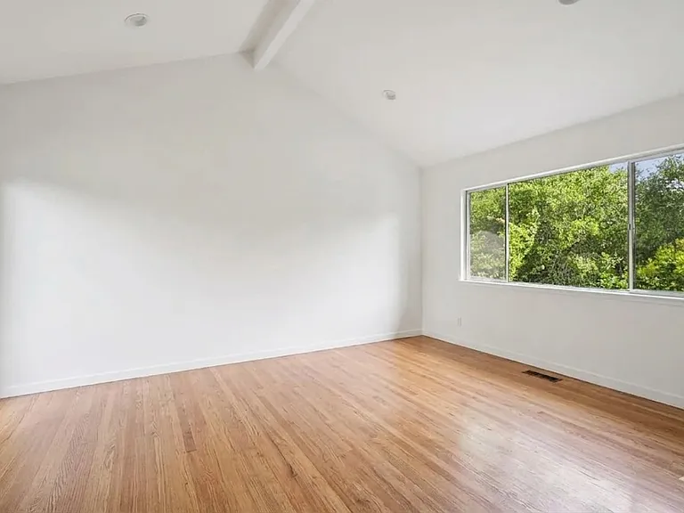 25845 Springhill Dr — Photo 15