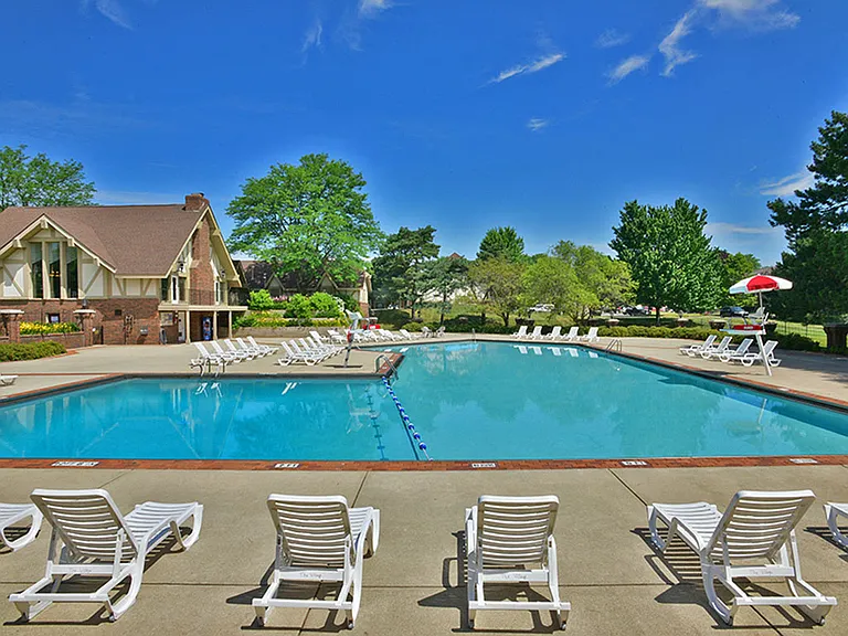 Multiple Sundeck Areas