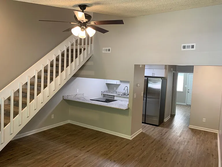 1798 Falconcrest Dr — Photo 9