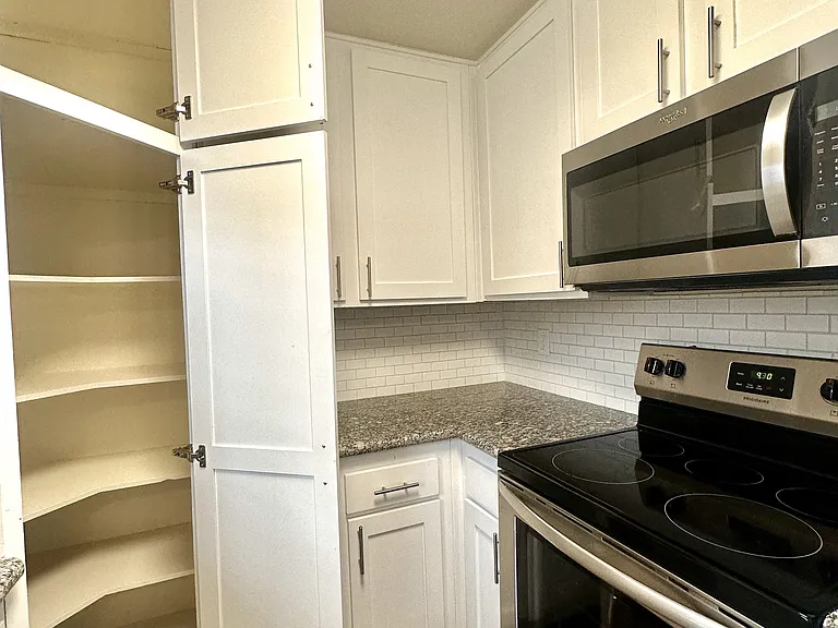 Terrace Trousdale Apartments — Photo 17