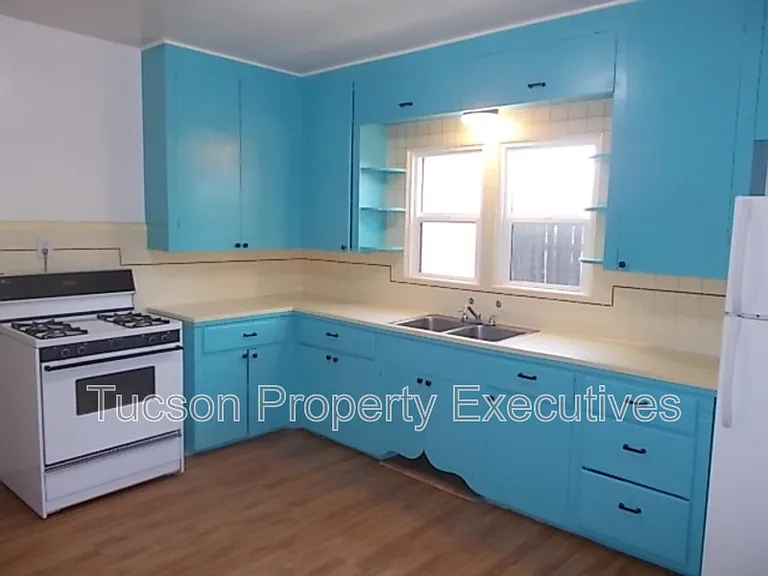 3350 N Chapel Ave — Photo 6