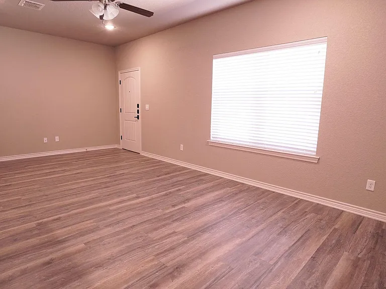 Trophy Ridge Apartments — Photo 10