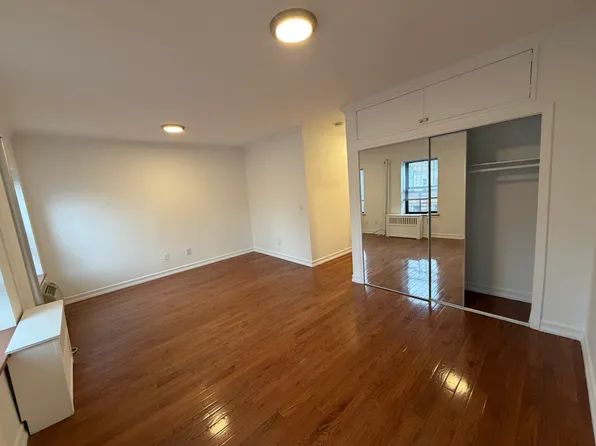 359 East 19th Street image 17 of 20