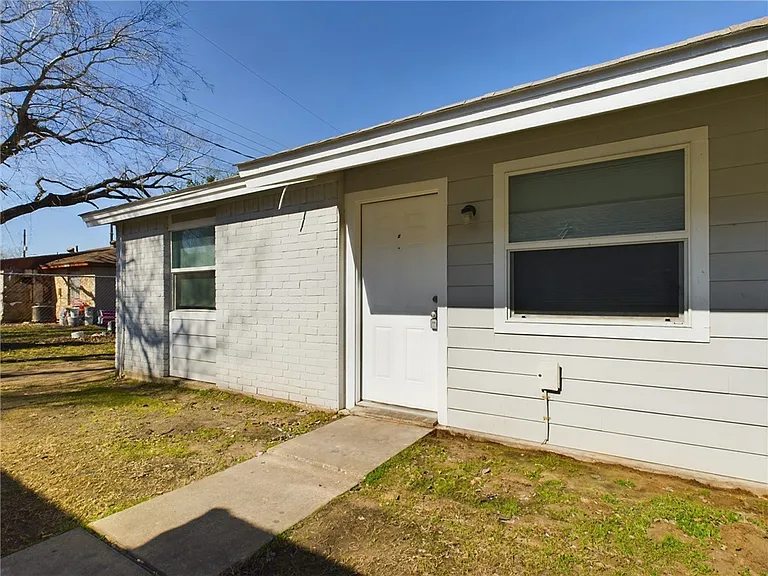 1906 Finfeather Rd #D — Photo 5
