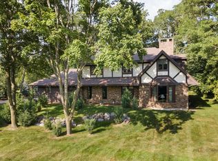 27941 W Lakeview Dr N, Lake Barrington, IL 60084