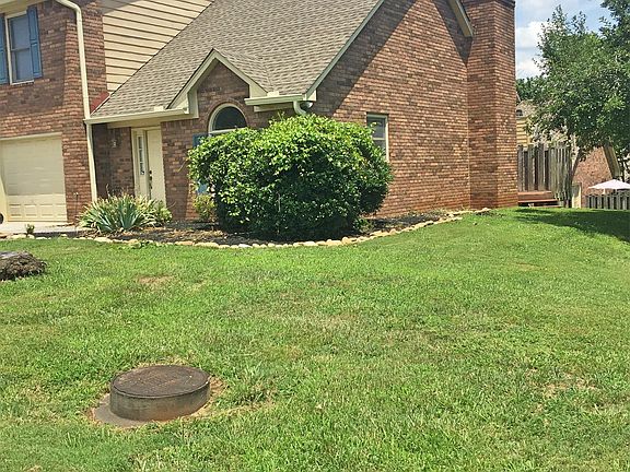 2nd image of 404 Eagle Brook Dr #1