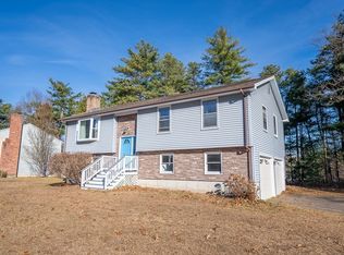 11 Kania St, Easthampton, MA 01027