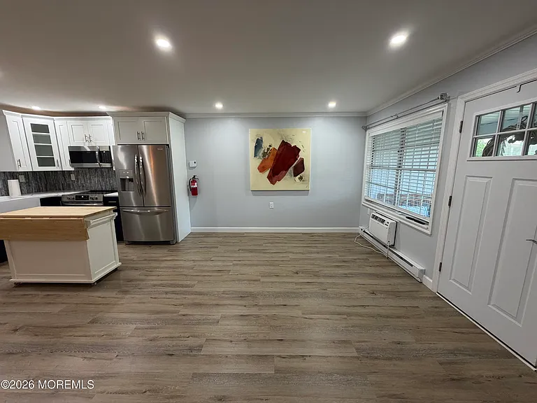 533 E Dartmoor Ct — Photo 12