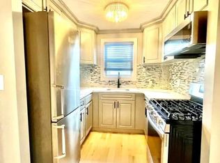 146 Colonial Ave #2, Williston Park, NY 11596